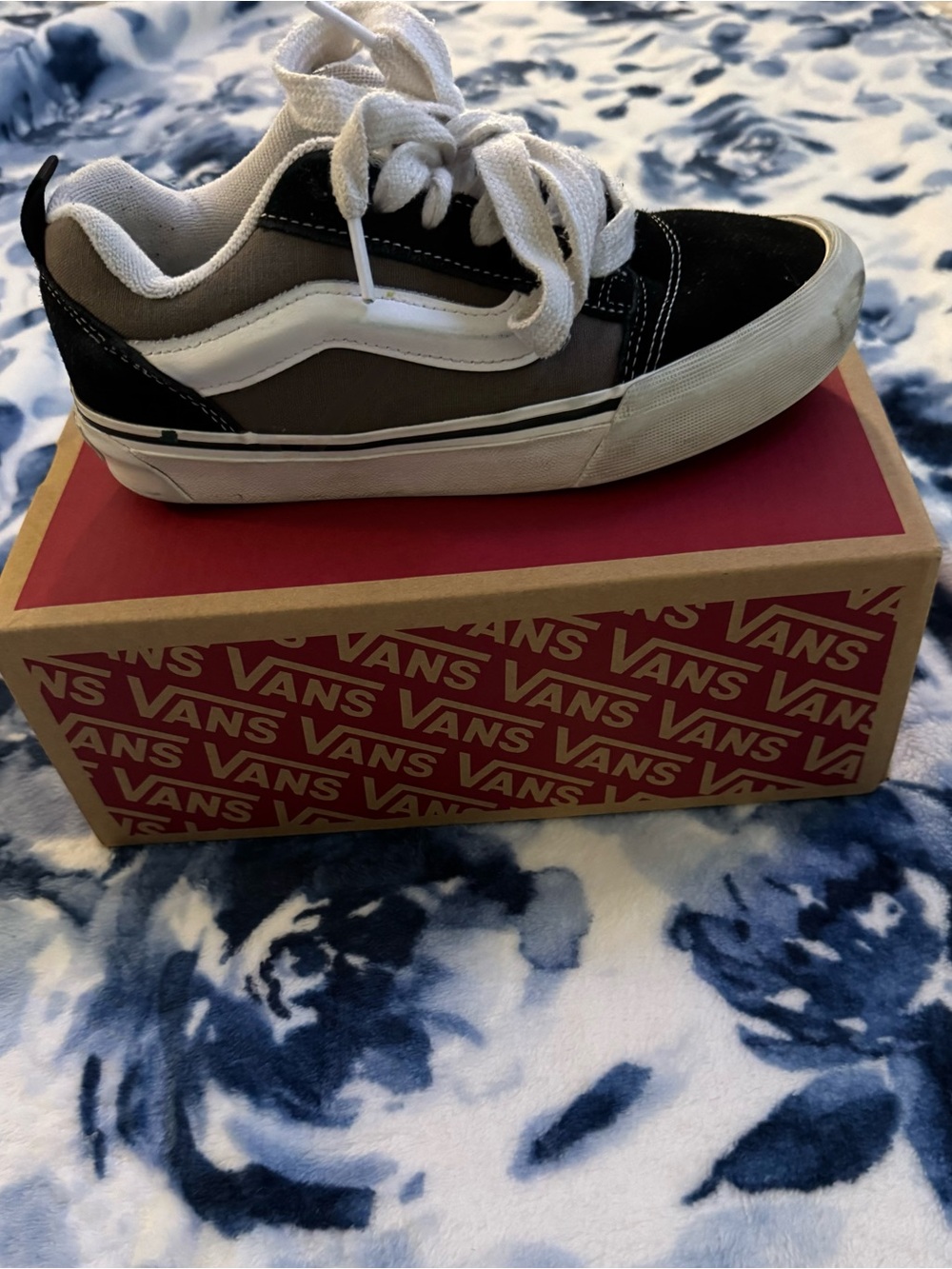 Vans Kids Old Skool Sneakers in Black, Gray, White